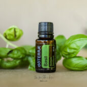 Basil éterický olej dōTERRA 15 ml s čerstvými listami bazalky